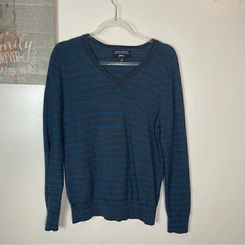BABANA REPUBLIC WOOL SWEATER